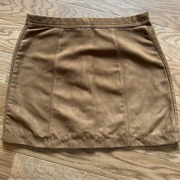 Hollister Brown Suede Button Front skirt size 7 - Picture 4 of 4